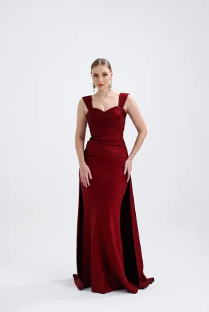 𝐂𝐋𝐀𝐑𝐄𝐓 Askılı Büzgülü Arka Pelerinli Uzun Kokteyl Elbisesi - T56738