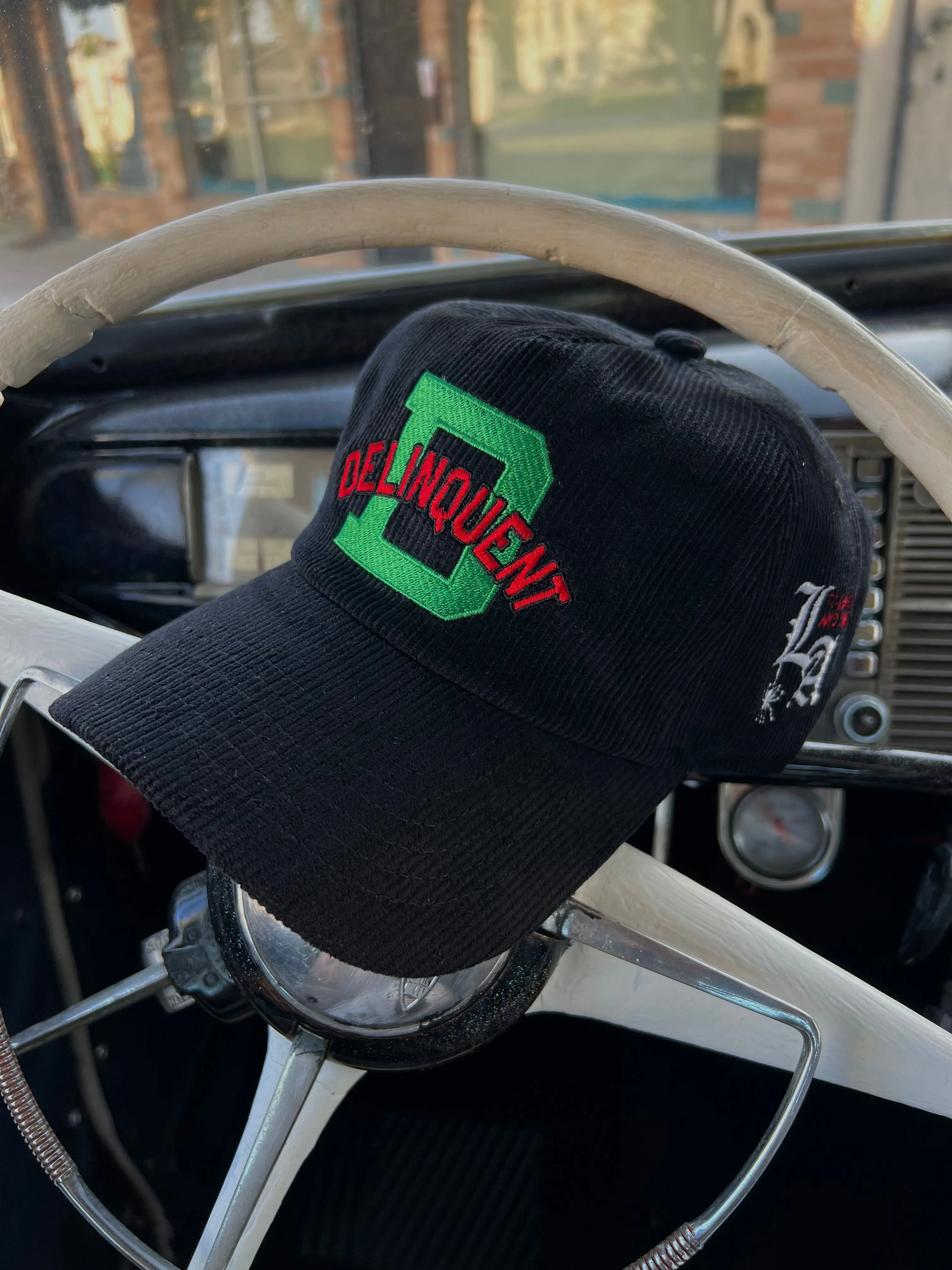 1940's Style Logo 5 Panel Corduroy Snap Back Cap in Black