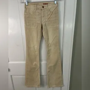 Anthropologie Pilcro Icon Flare Corduroy Pants Jeans Lowrise Cream Size 24T New