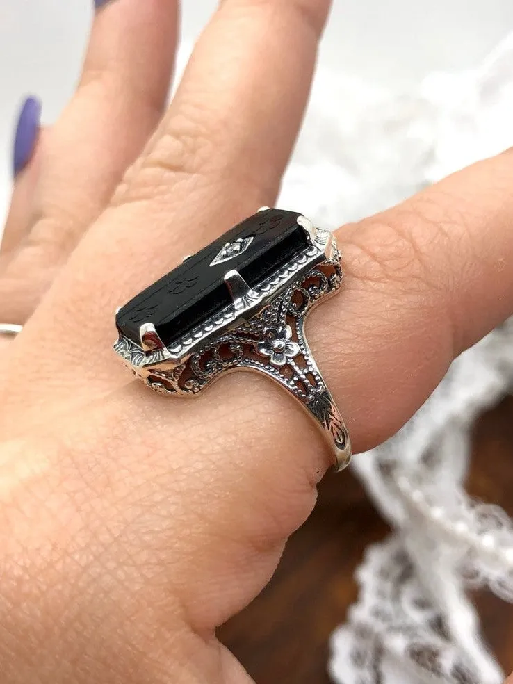 Black Camphor Glass Ring, 1915 Vintage style, Edwardian Jewelry #D232