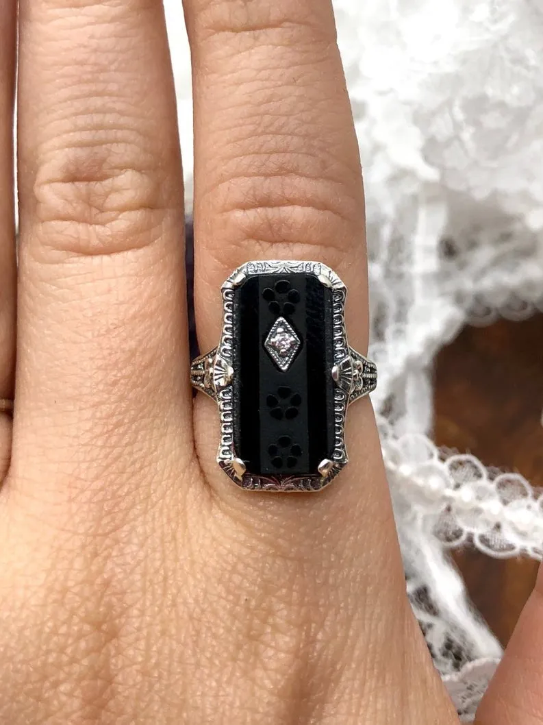 Black Camphor Glass Ring, 1915 Vintage style, Edwardian Jewelry #D232