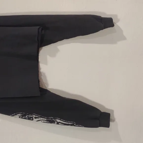 Civilregime Cropped distressed sweater