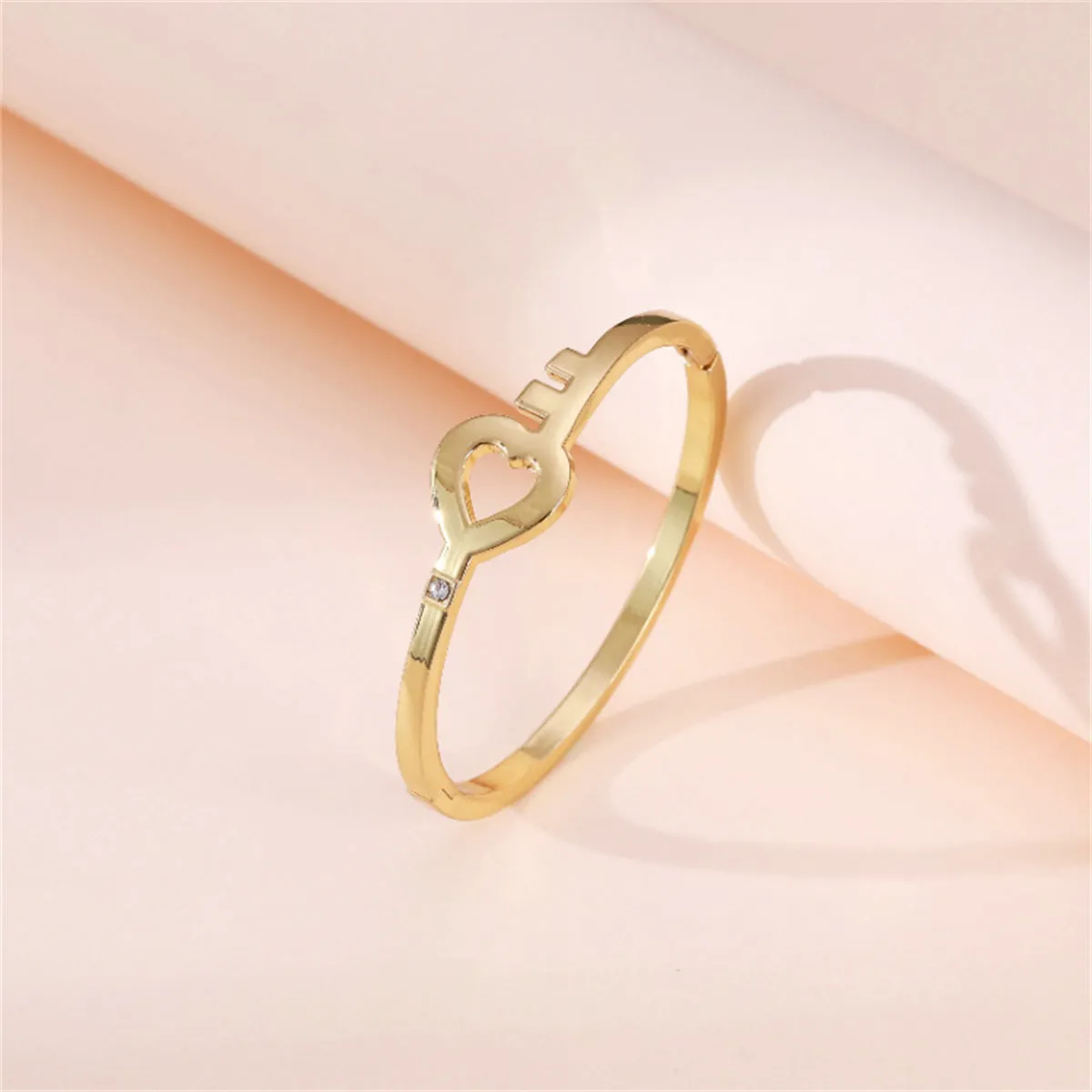 Cubic Zirconia & 18K Gold-Plated Openwork Key Heart Hinge Bangle