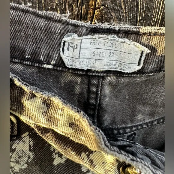Free People Bali Tie Dye Acid Wash Raw Hem Short Denim Shorts w Stripe Pockets