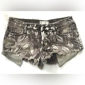 Free People Bali Tie Dye Acid Wash Raw Hem Short Denim Shorts w Stripe Pockets