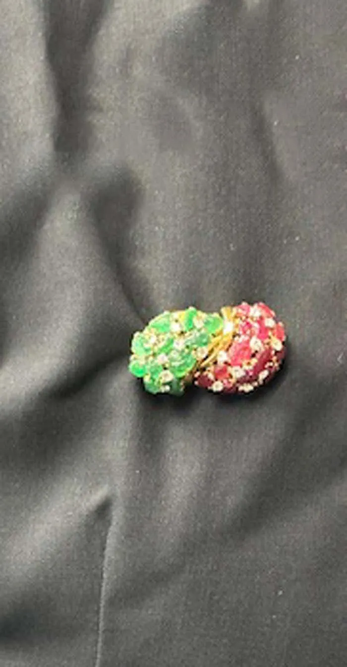 French Retro Carved Ruby Emerald Diamond 18 Karat Gold Brooch