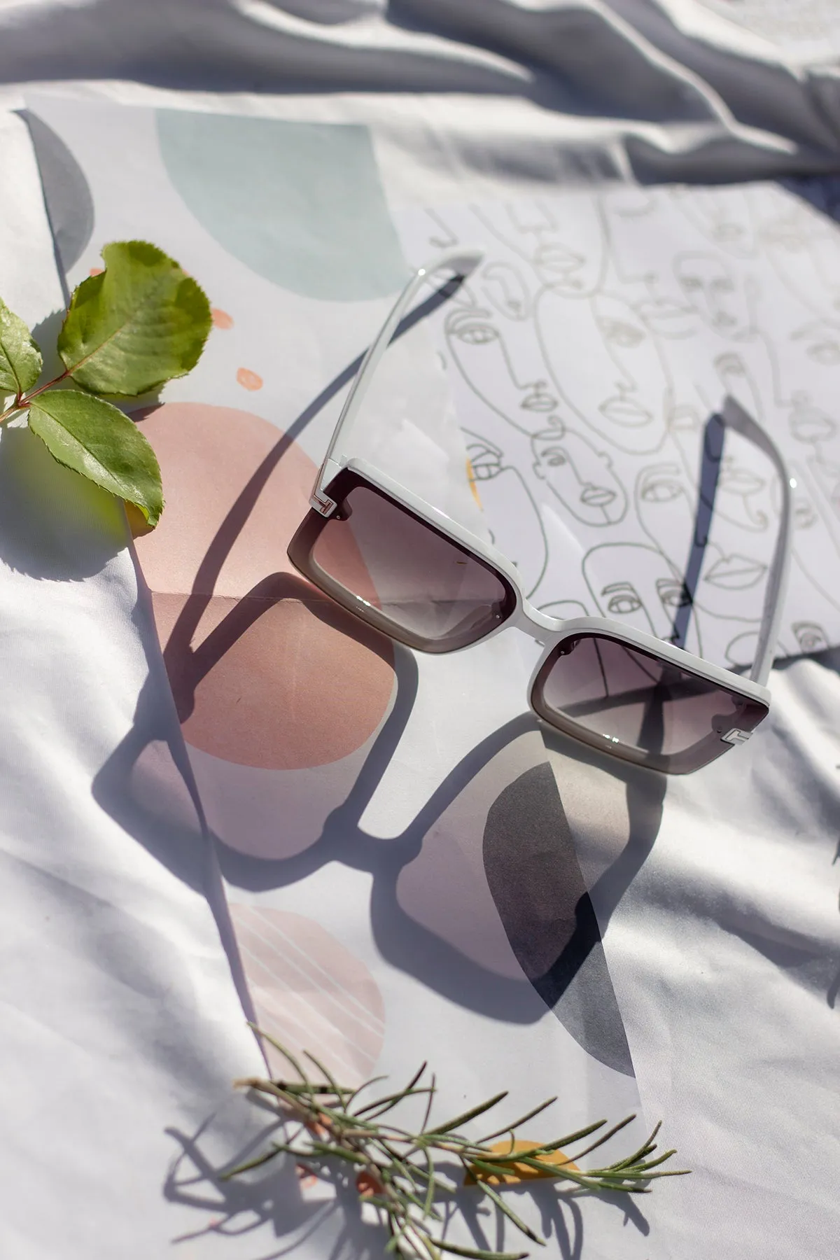 Front Lens Rectangle Thick Frame Sunglasses