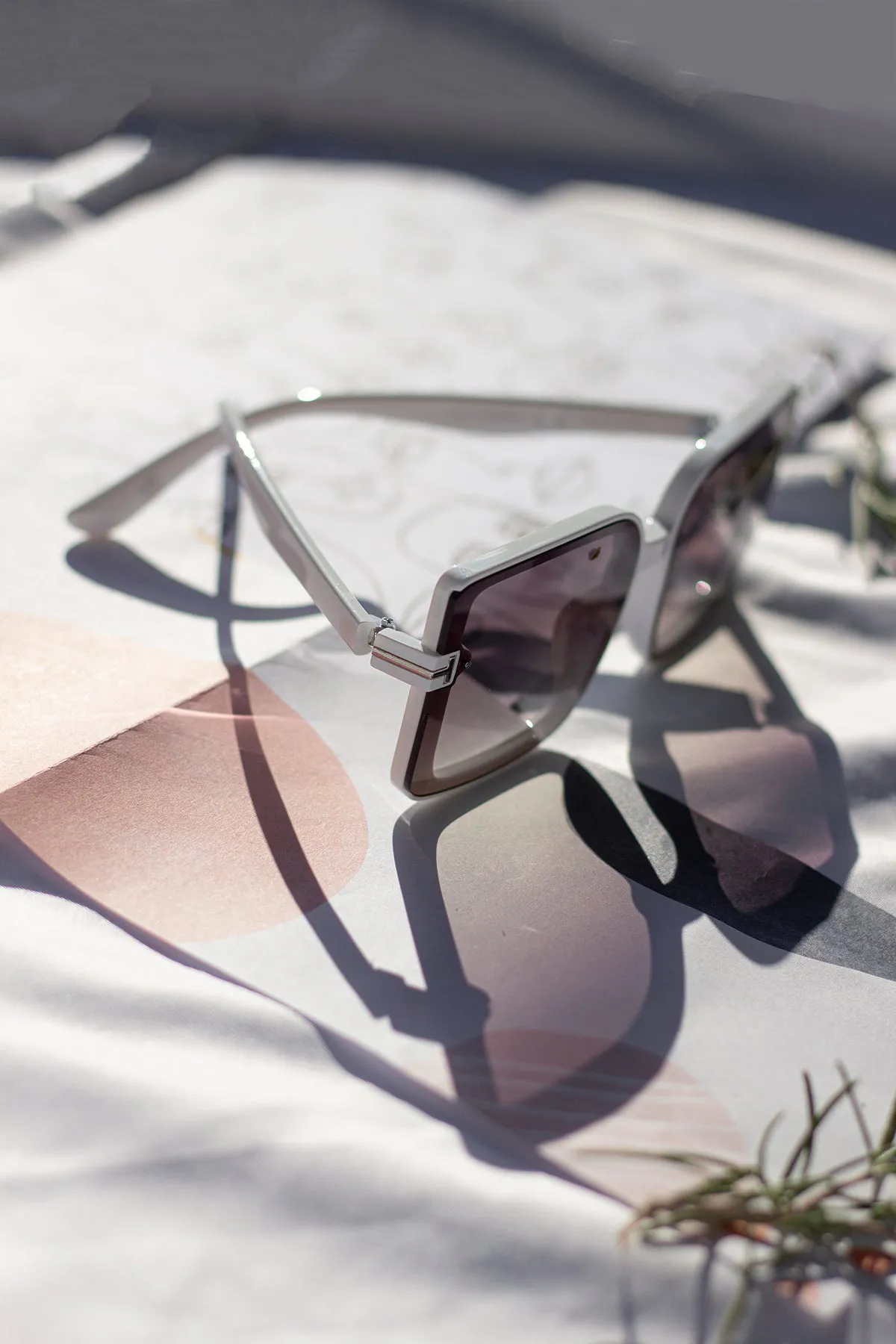 Front Lens Rectangle Thick Frame Sunglasses