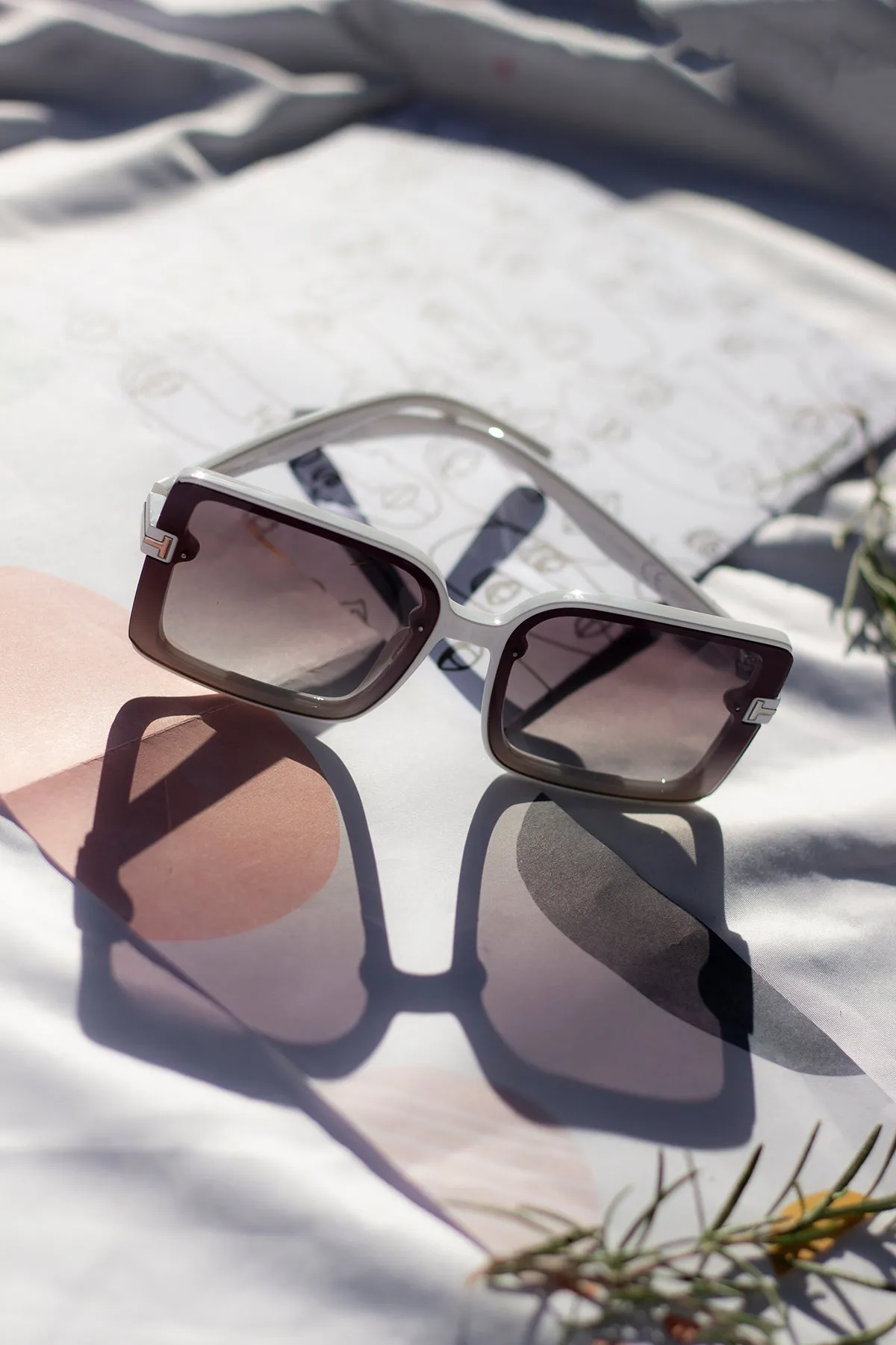 Front Lens Rectangle Thick Frame Sunglasses