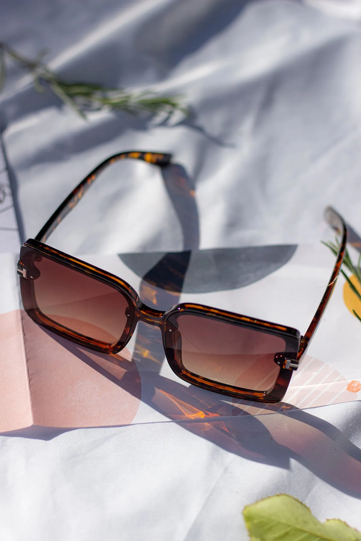Front Lens Rectangle Thick Frame Sunglasses