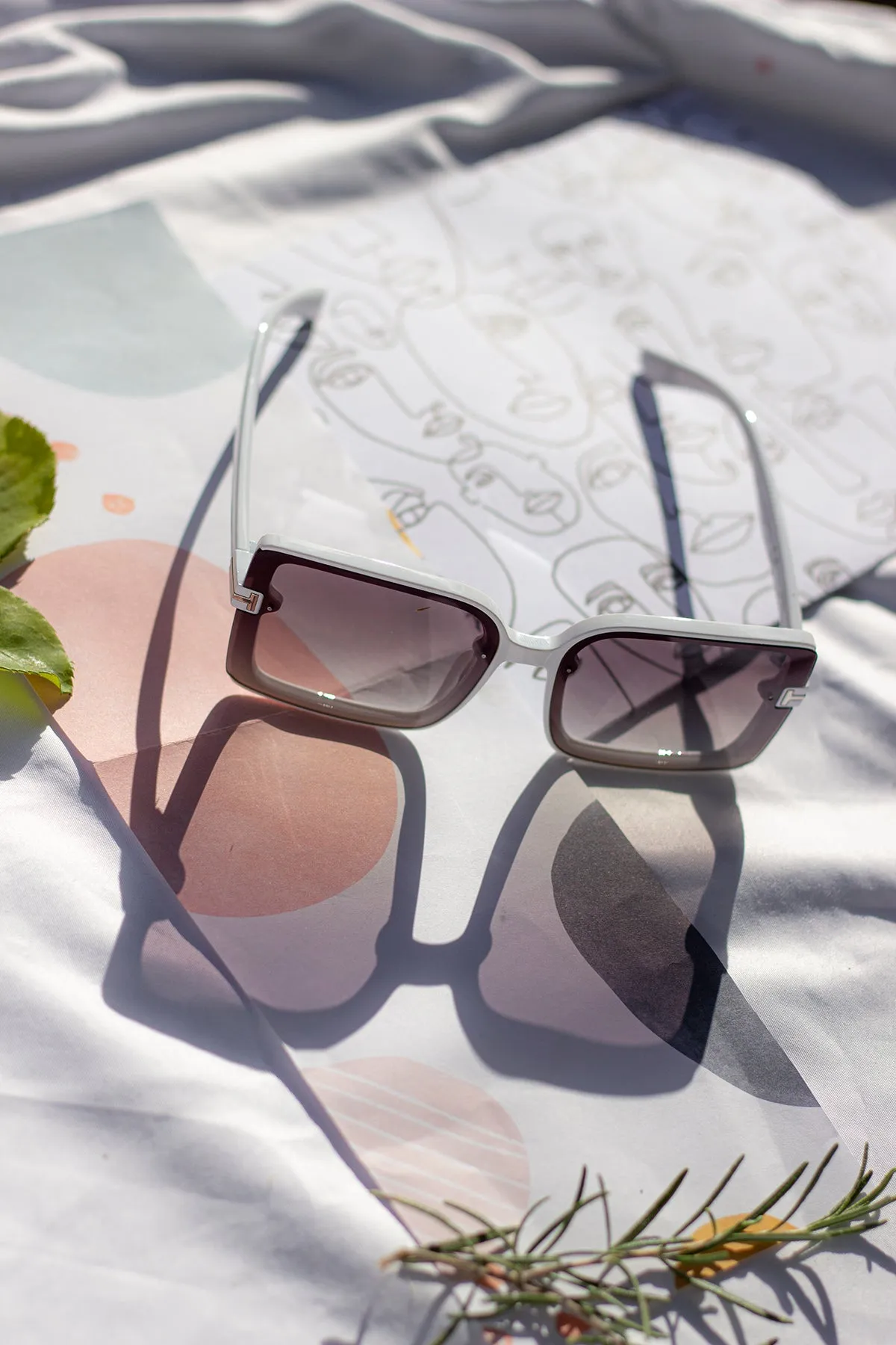 Front Lens Rectangle Thick Frame Sunglasses