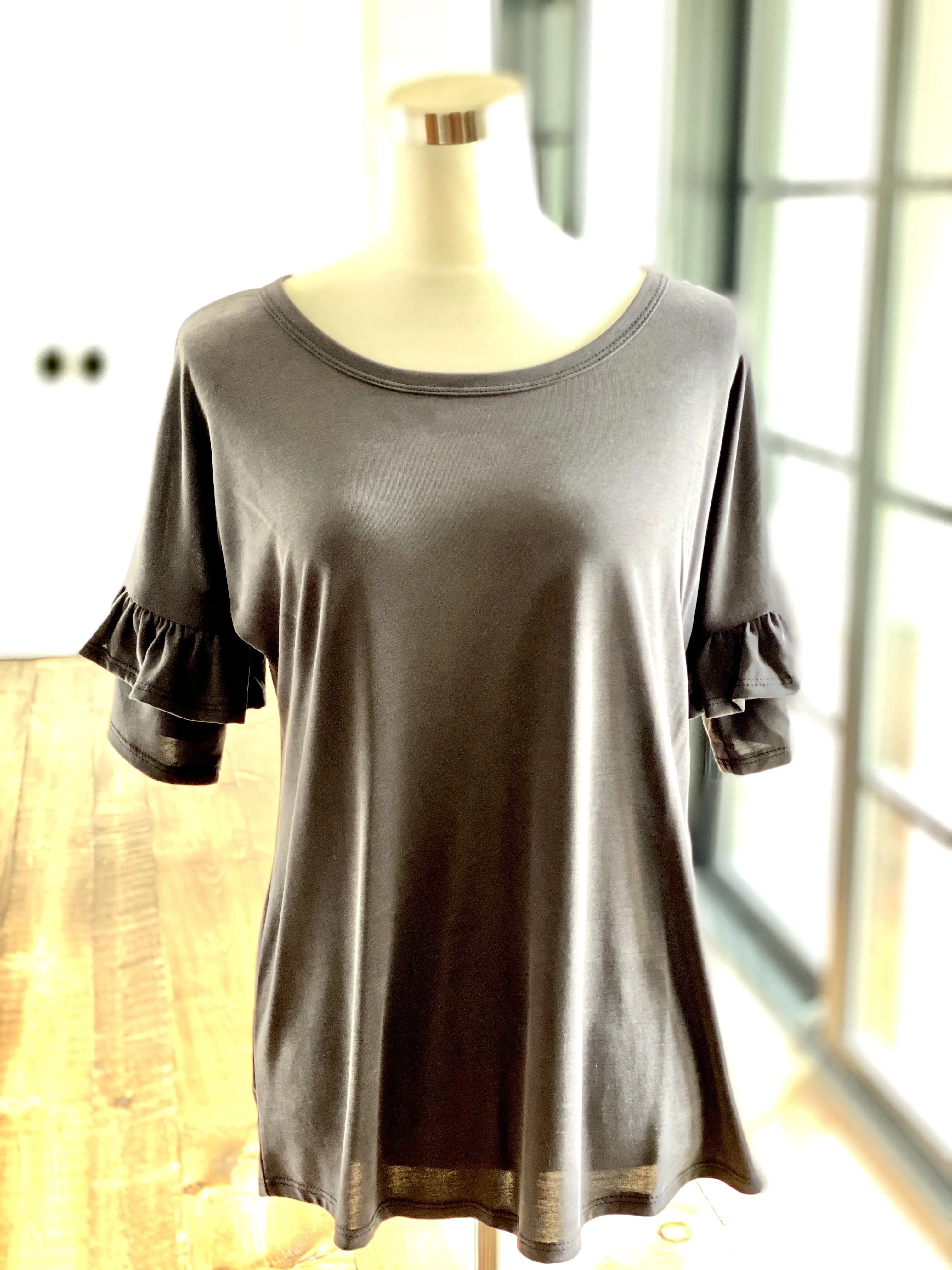 HAILEY RUFFLE SLEEVE TOP