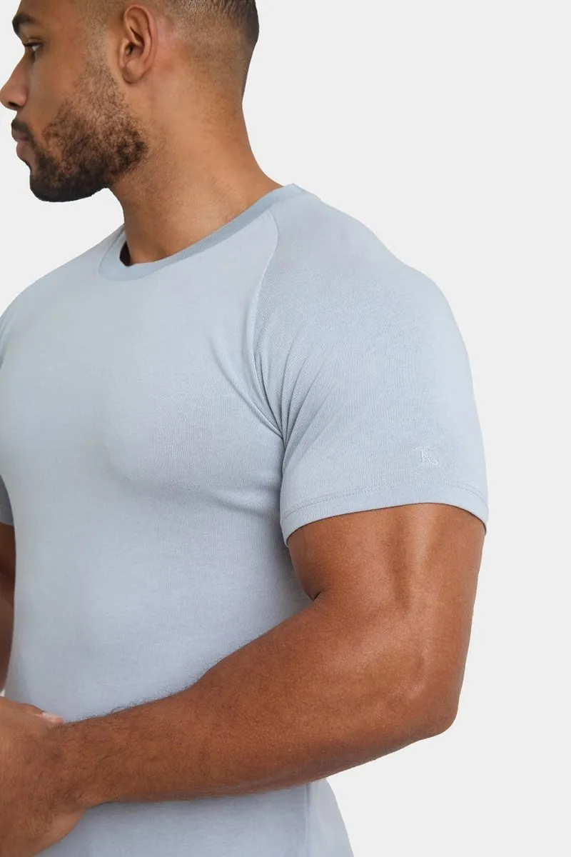 Knit Look T-Shirt in Chalk Blue