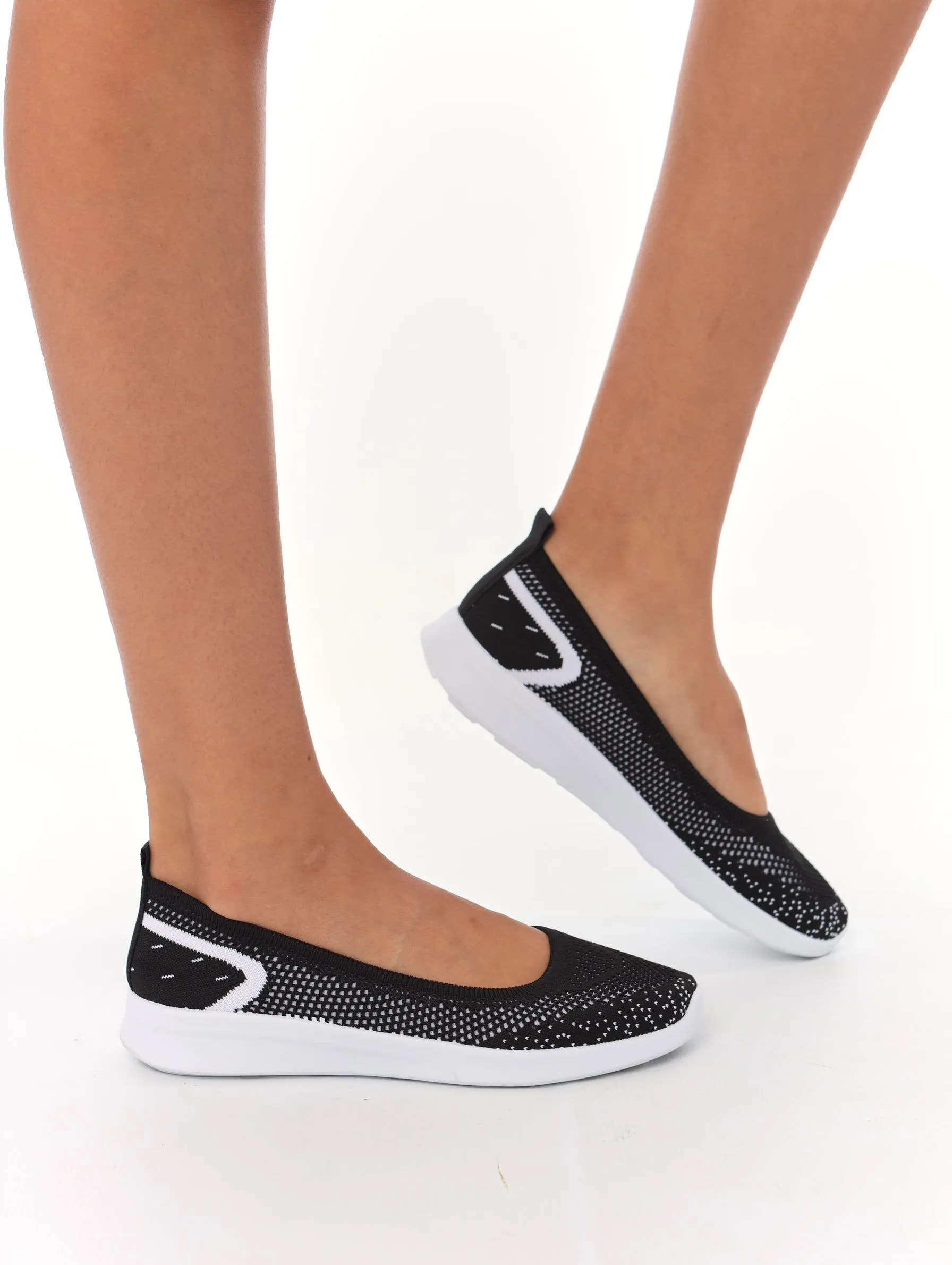 Ladies Sleek Knitted Pump Sneaker - Black