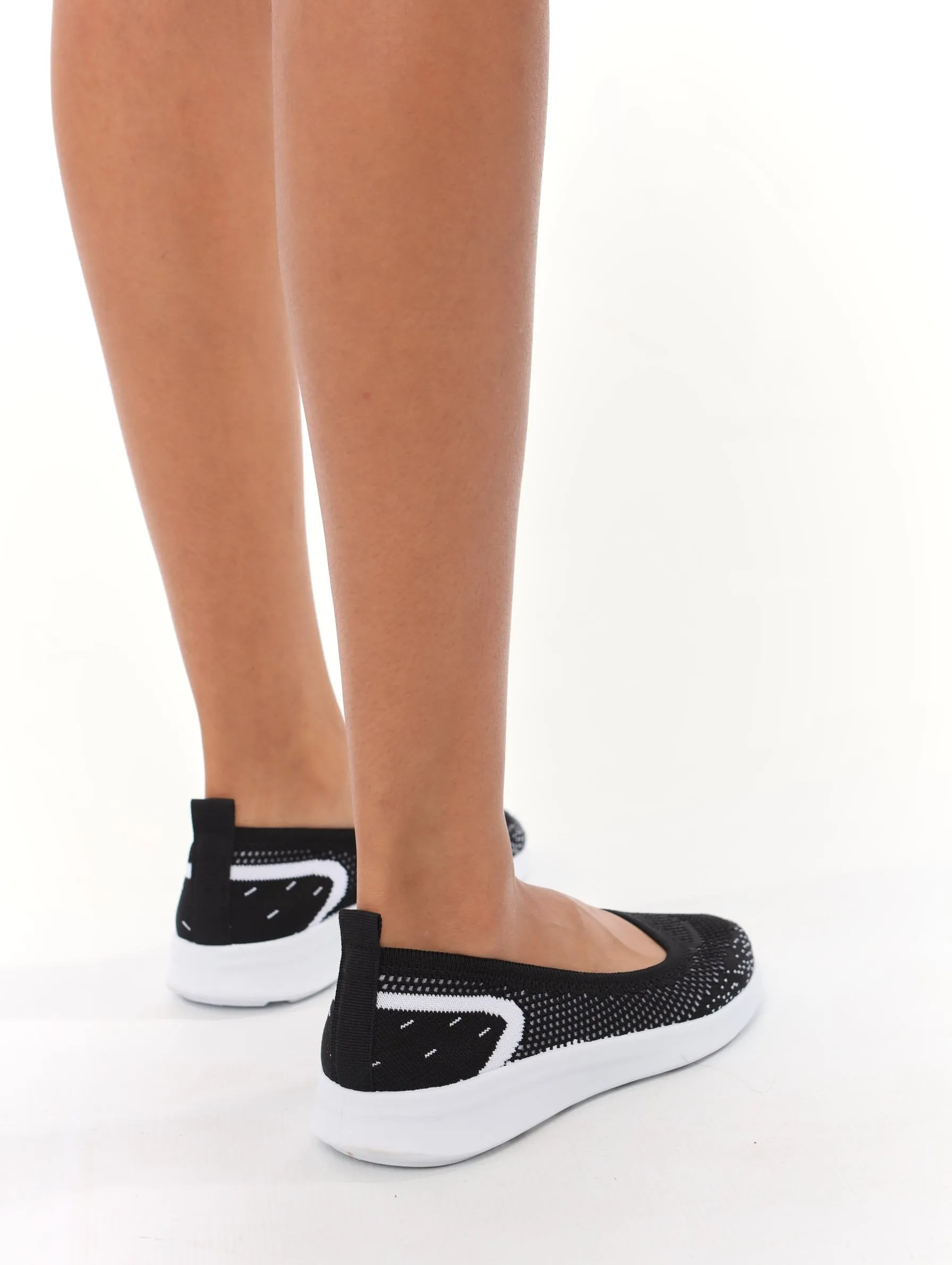 Ladies Sleek Knitted Pump Sneaker - Black