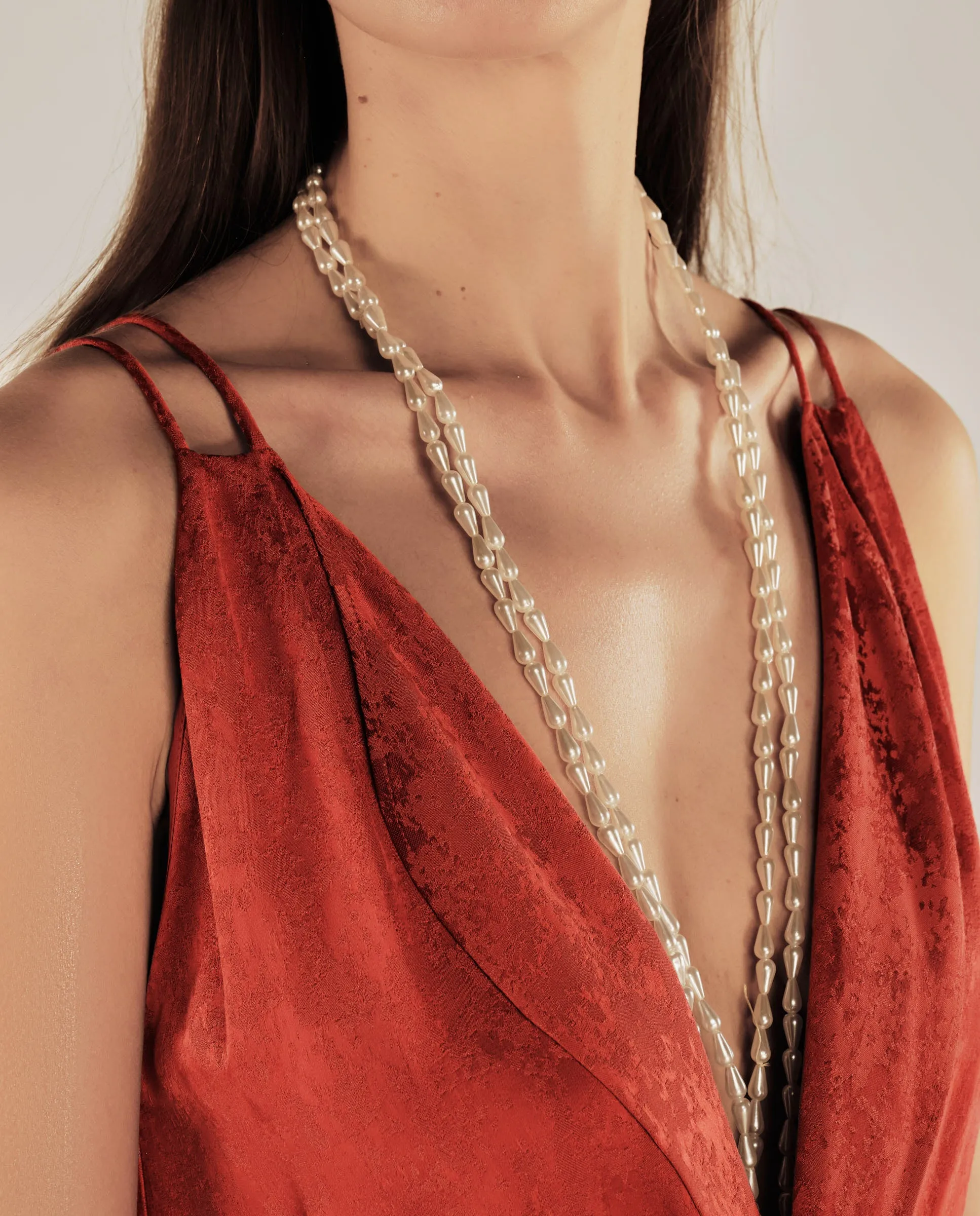 LATINA | Red Jacquard Twist Front V-Neck Midi Dress