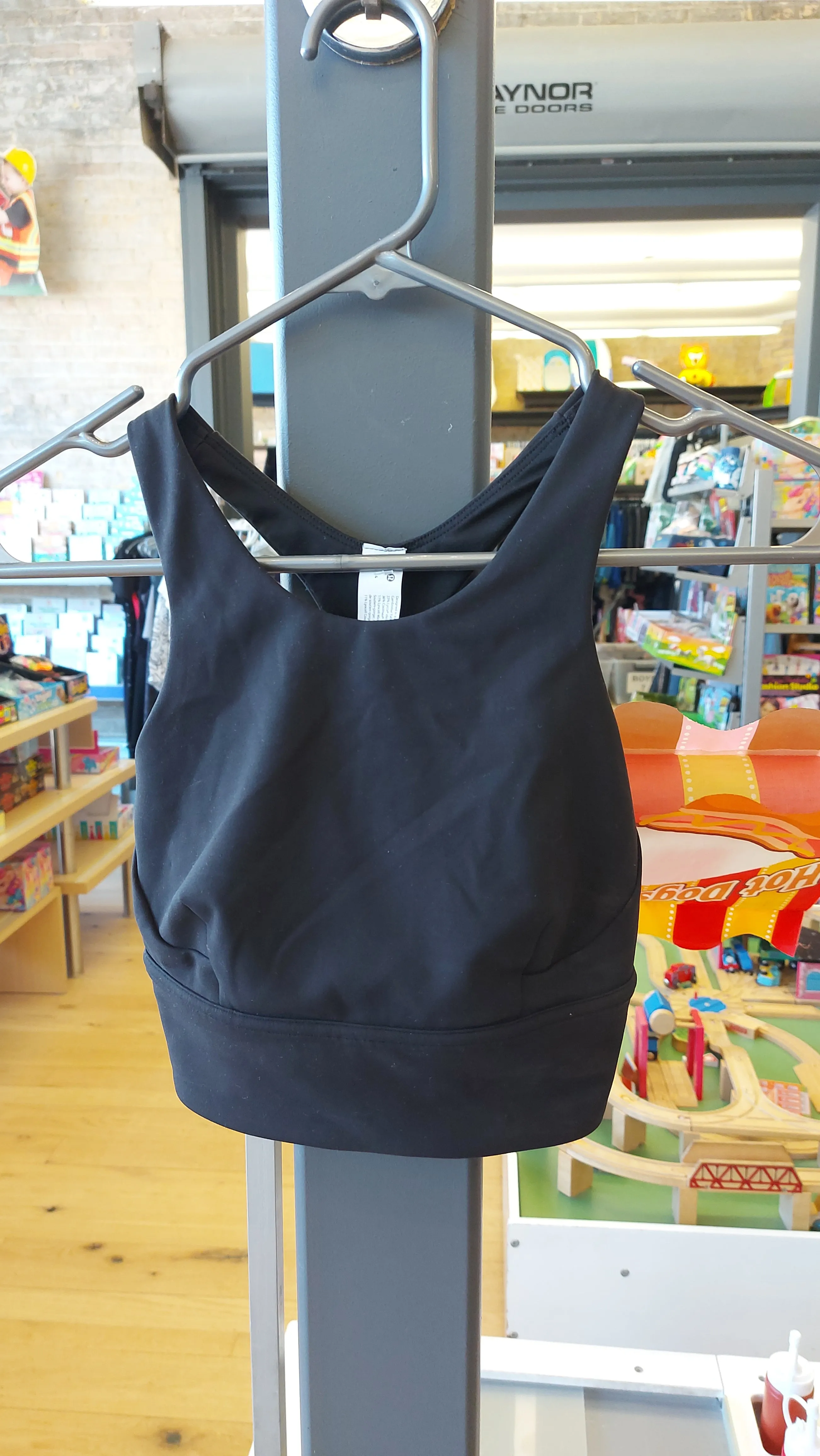 Lululemon black sports top 4