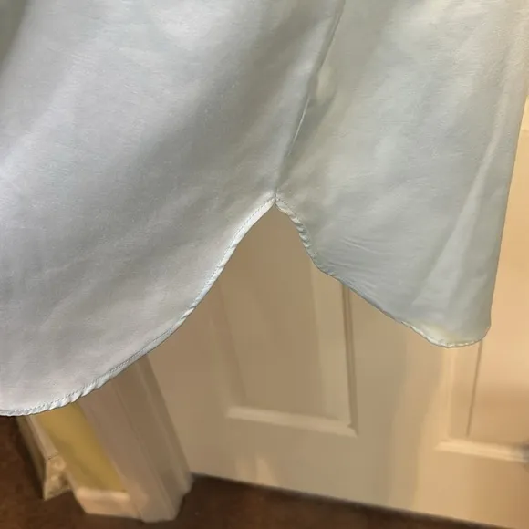 Miss Elaine night gown. Preowned, good condition, size XL. Pastel blue lace trim