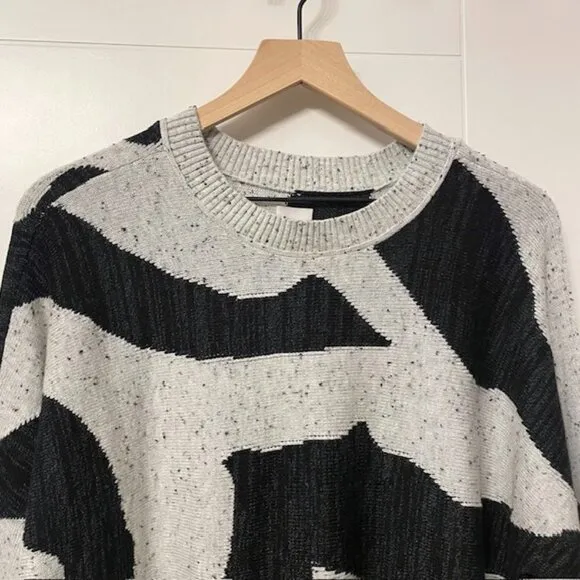 NWT NIC ZOE Dusk Days Abstract Sweater Size Small