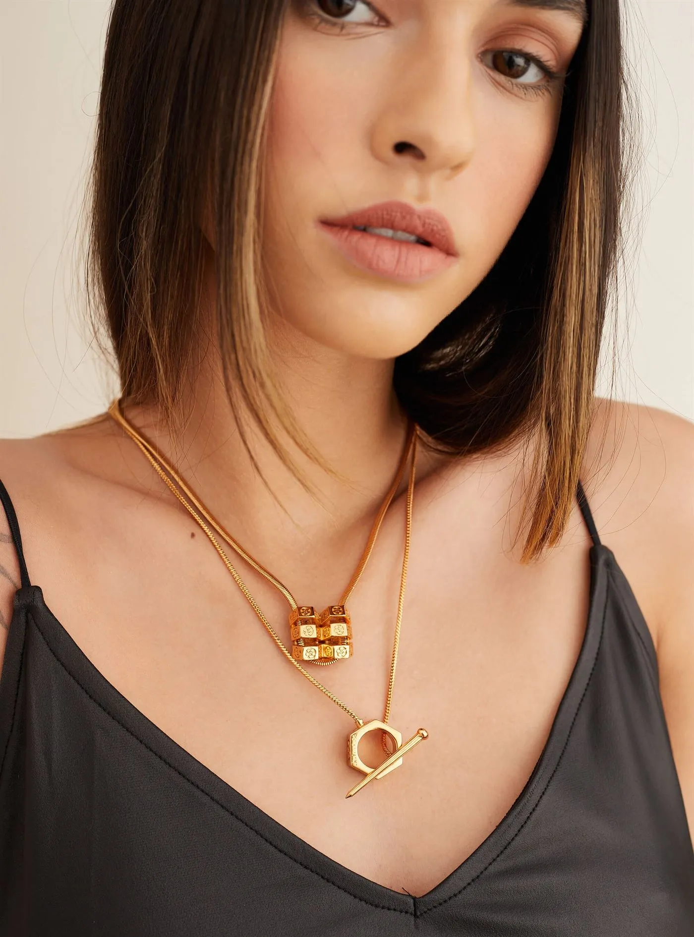 Outhouse   I   Oh Poppi Saint Marks Place Bolt Pendant Brass, Gold Accessories OHAW21PE061