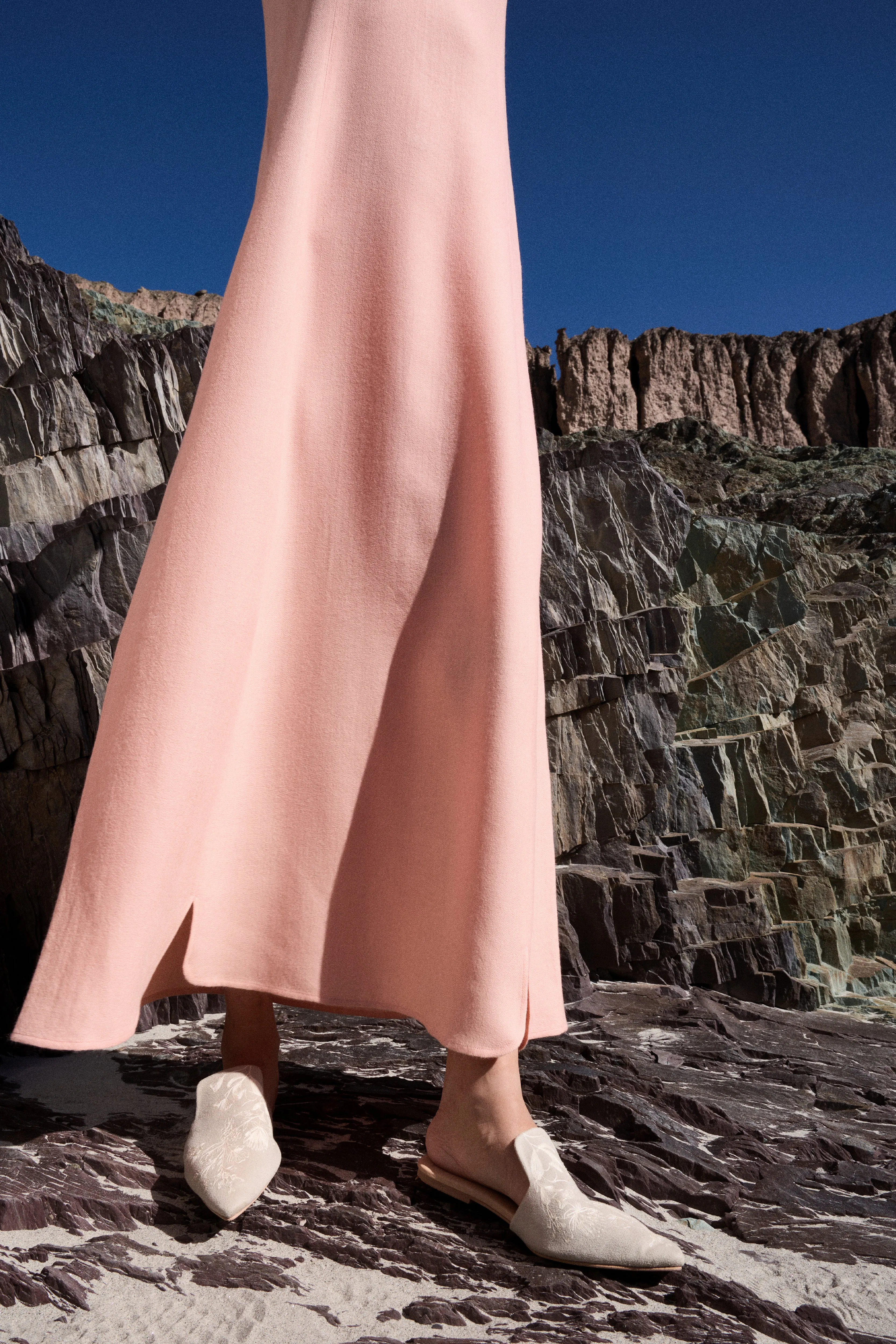 Panamik Woollen Dress (Dusty Pink)