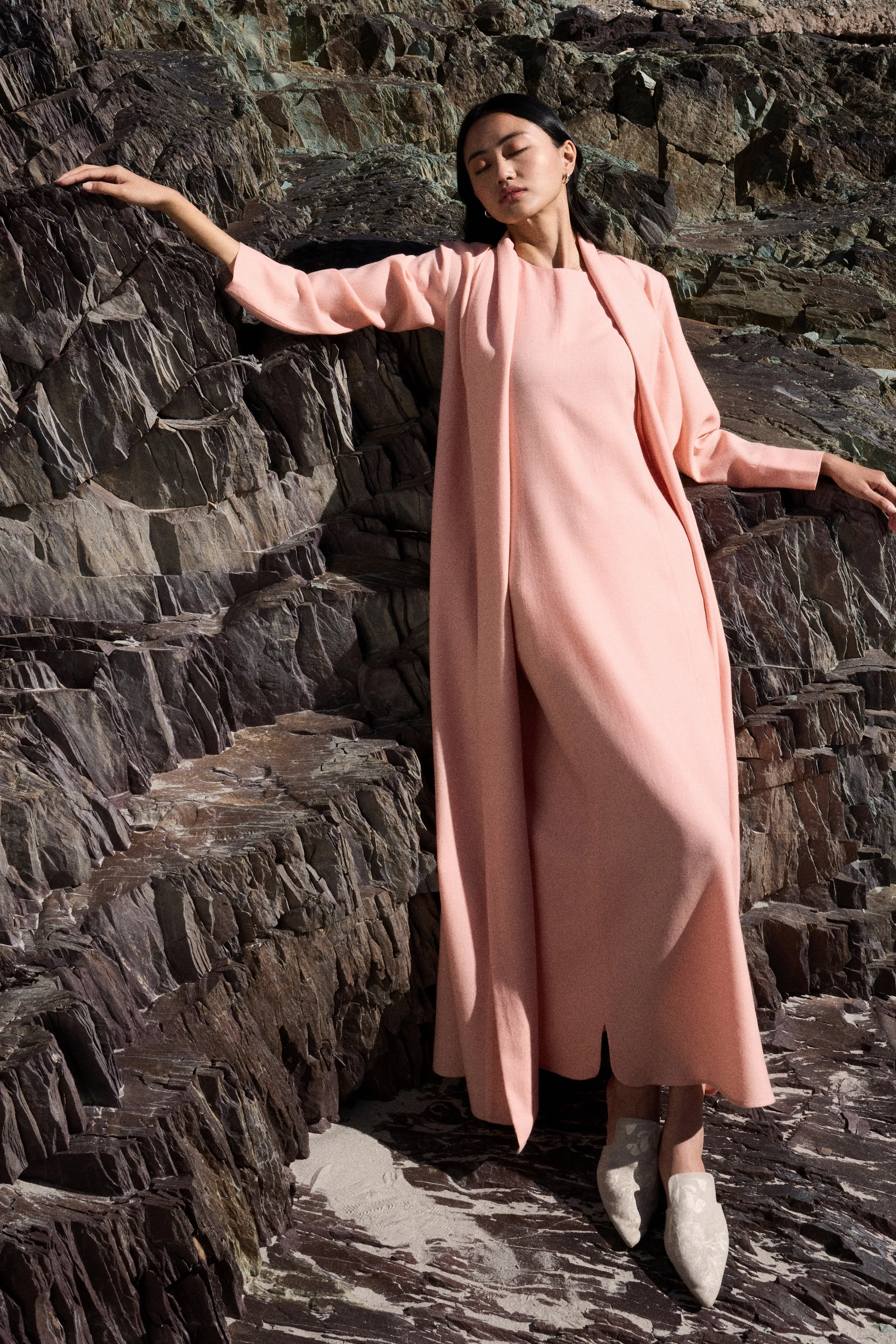 Panamik Woollen Dress (Dusty Pink)
