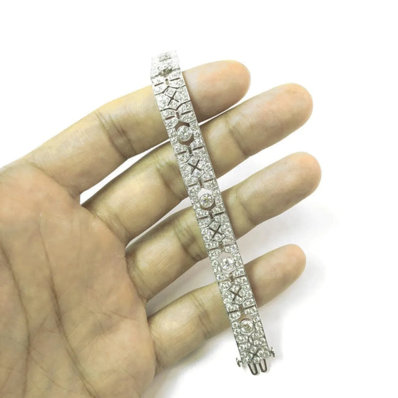 RETRO INSPIRED ROUND CUT WHITE DIAMONDS 10.21 CARAT LINK PLATINUM BRACELET