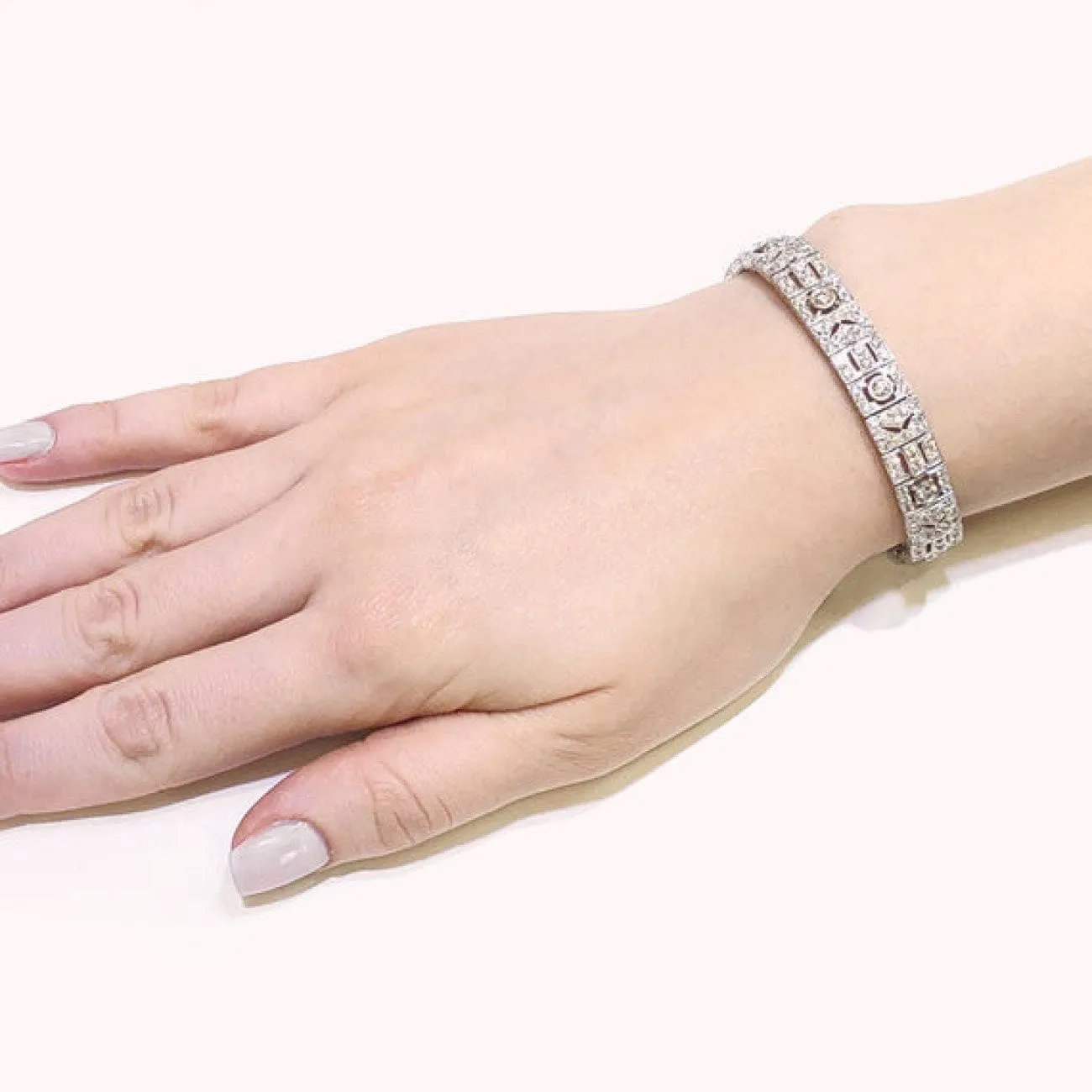 RETRO INSPIRED ROUND CUT WHITE DIAMONDS 10.21 CARAT LINK PLATINUM BRACELET
