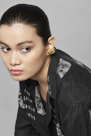 Roma Narsinghani Maya Studs Earrings The piece is set in brass, with 18KT gold finesse. Each piece is unique and handcrafted by our artisans. RNLOVE04