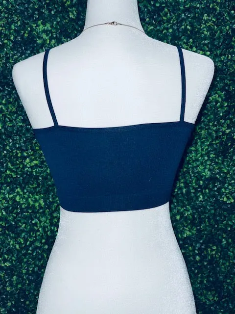 SEAMLESS TRIPLE CRISS-CROSS FRONT BRALETTE WITH REMOVABLE BRA PADS