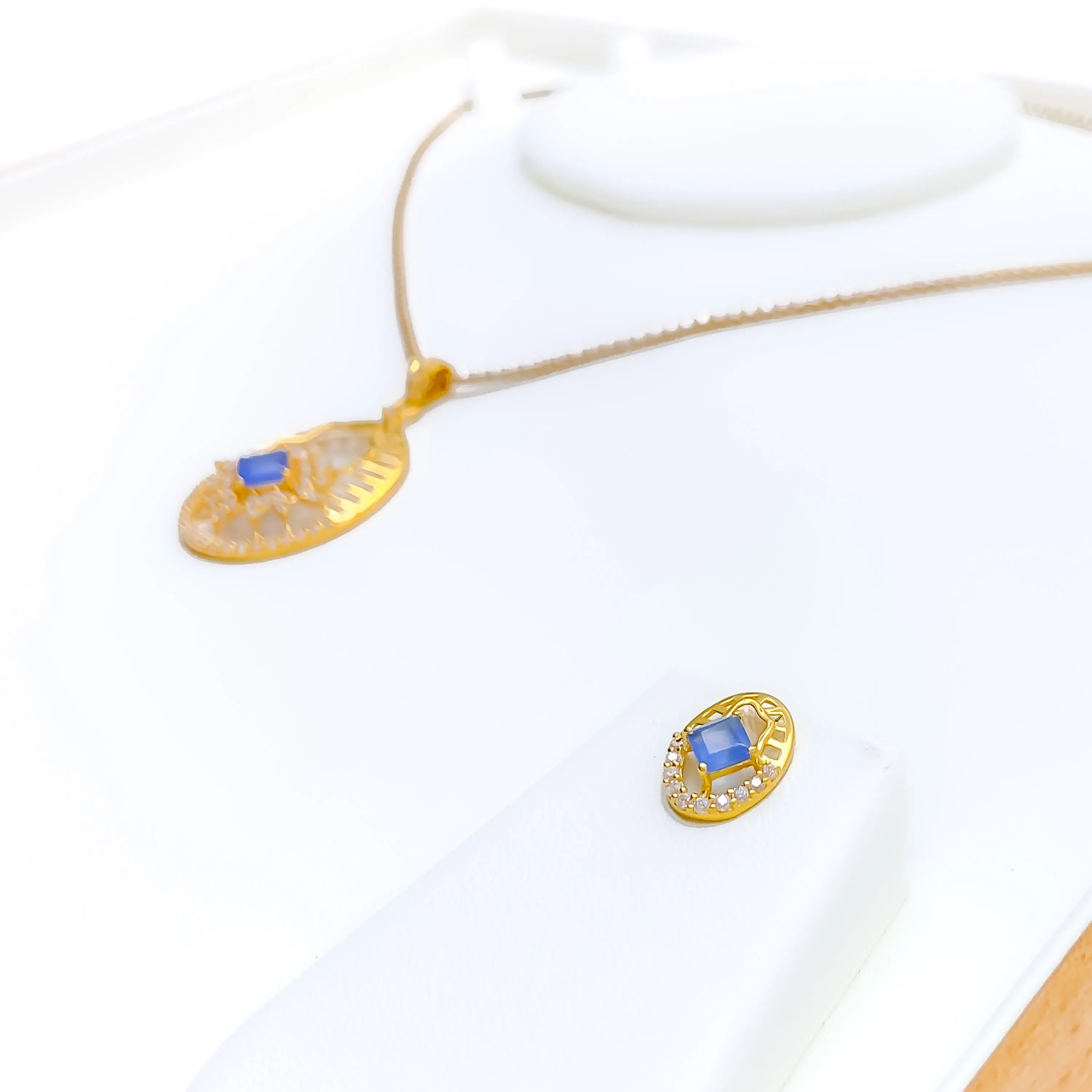 Sophisticated Sparkling 22k Gold Oval CZ Pendant Set