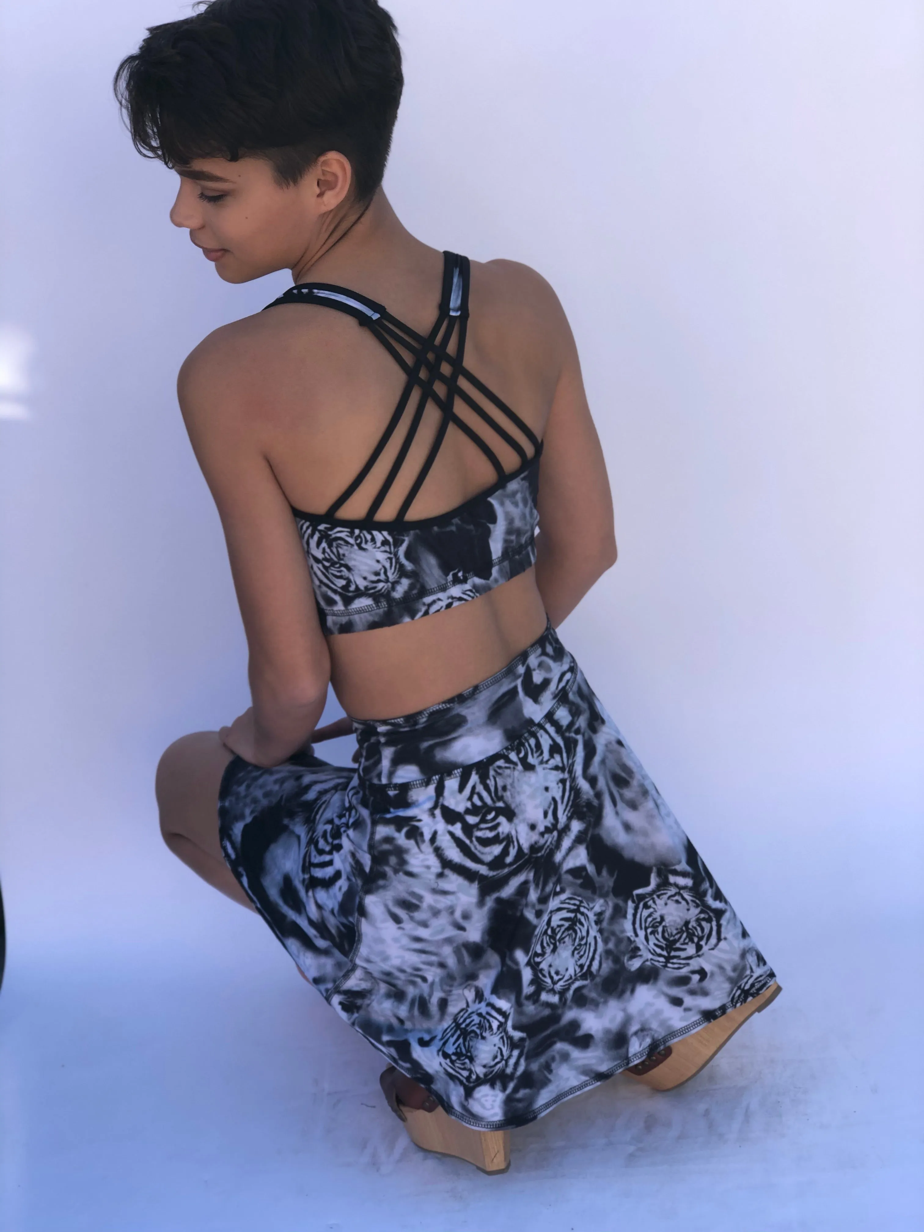 SPORTS BRA CRISSCROSS WHITE TIGER/DNOW LEOPARD