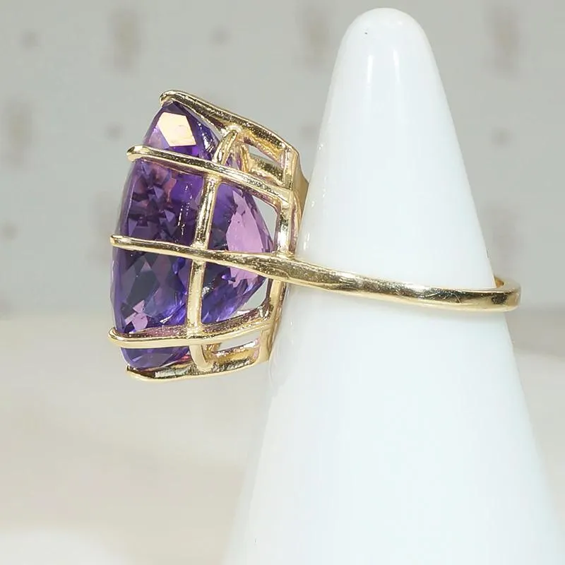 Superb Amethyst in Gold Cocktail Ring