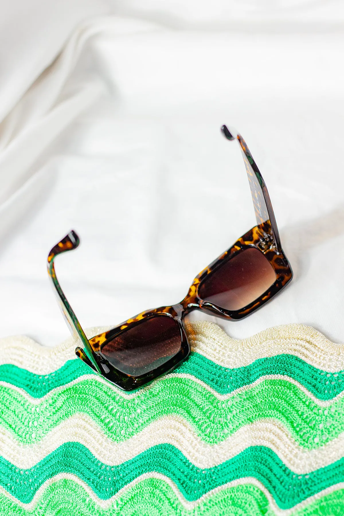 Thick Frame Angled Square Sunglasses