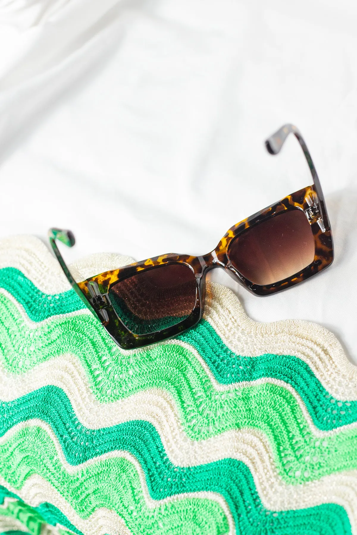 Thick Frame Angled Square Sunglasses
