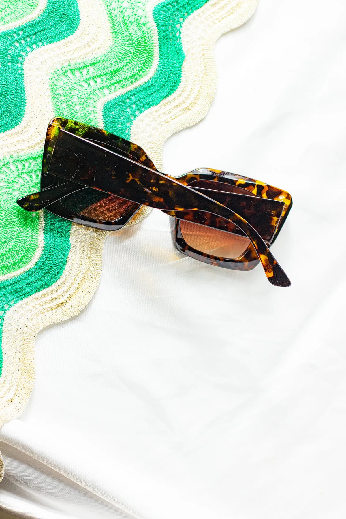 Thick Frame Angled Square Sunglasses