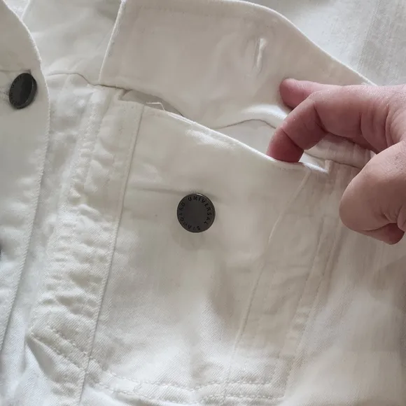 Universal Standard Kelsey white denim jacket Med normcore vacationcore preppy