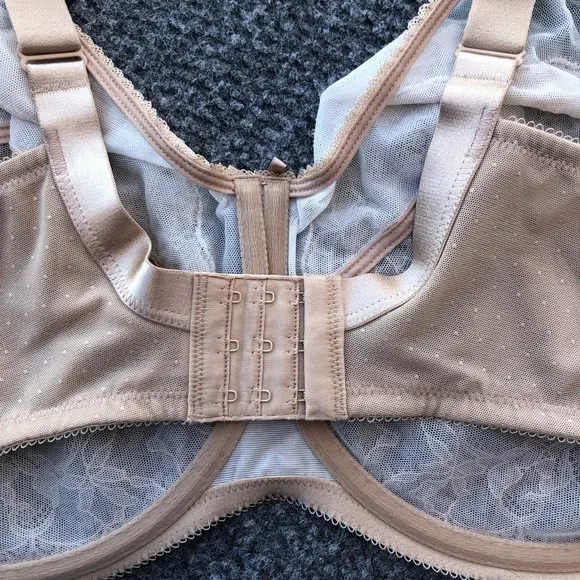 Wacoal Retro Chic Full Figure Underwire Lace Bra size 42H