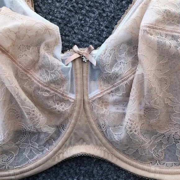 Wacoal Retro Chic Full Figure Underwire Lace Bra size 42H