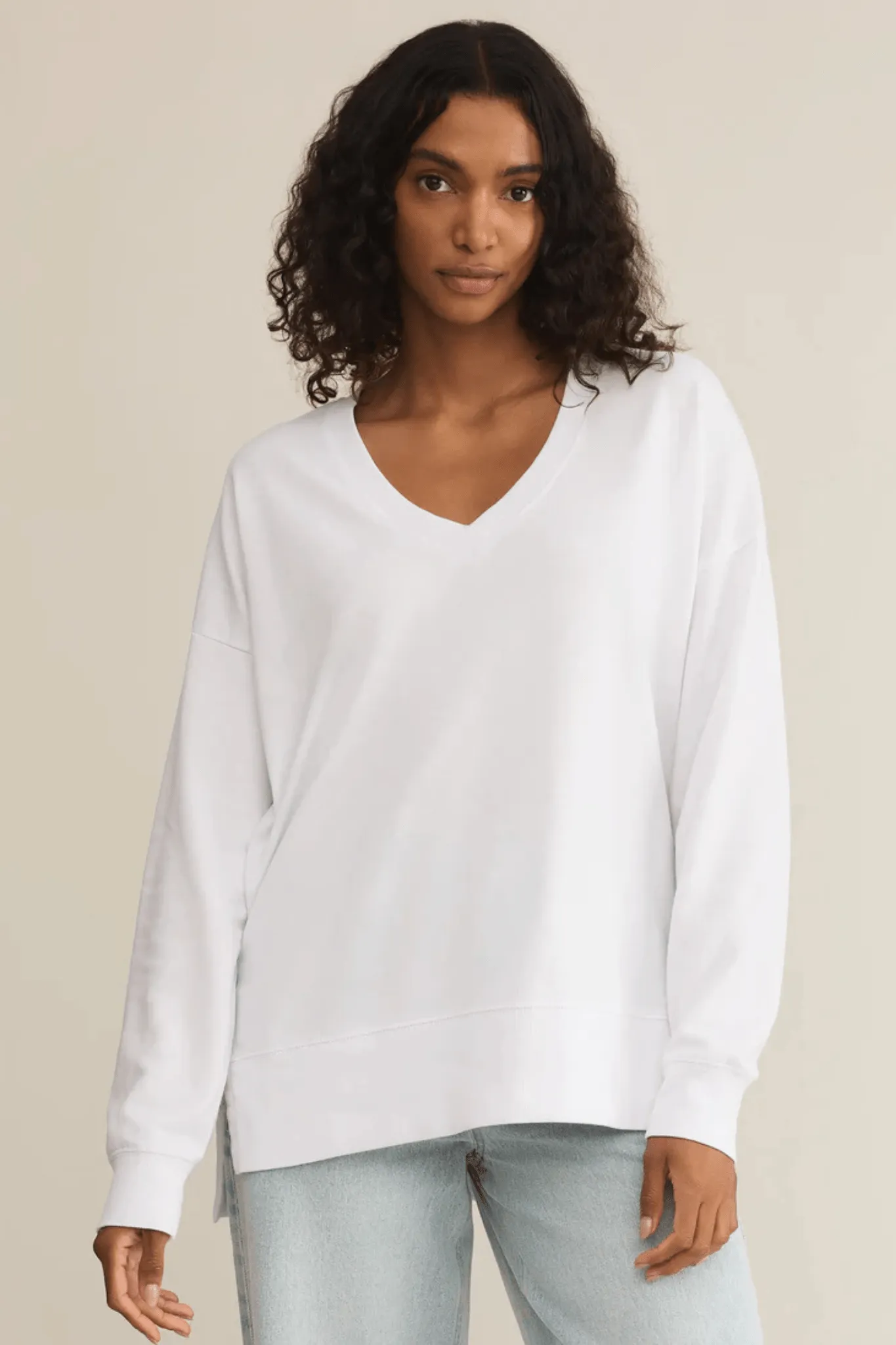 Z Supply: Modern V-Neck Weekender in White